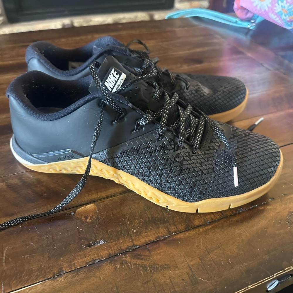 Nike Men's Black Sneakers - Picture 2 of 4